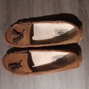Ugg moccasin